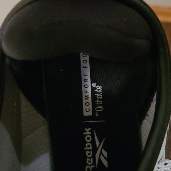 EUC Reebok Sneakers - Picture 8 of 8